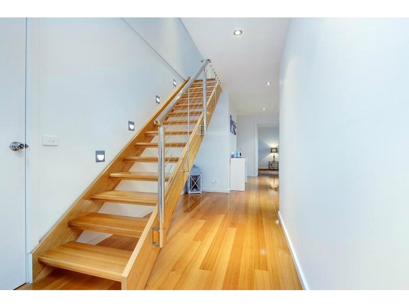 8 Nepean Place, Mornington VIC 3931