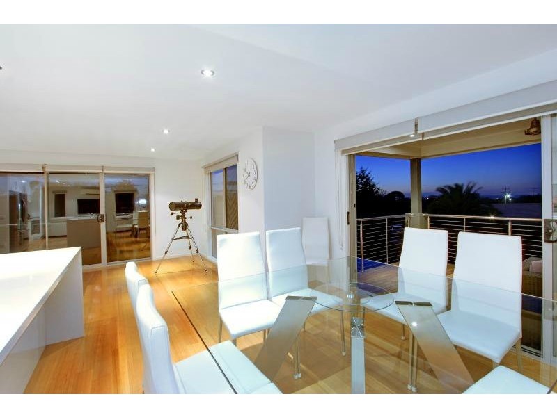 8 Nepean Place, Mornington VIC 3931