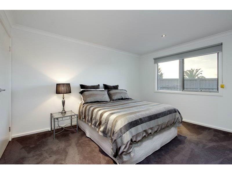 8 Nepean Place, Mornington VIC 3931