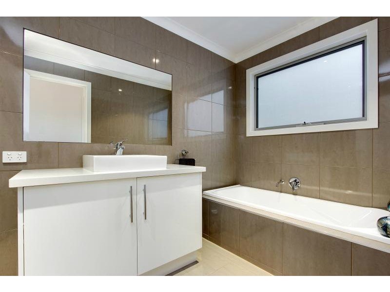 8 Nepean Place, Mornington VIC 3931