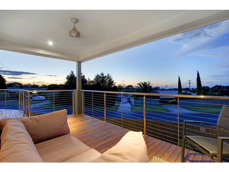 8 Nepean Place, Mornington VIC 3931