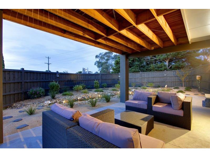 8 Nepean Place, Mornington VIC 3931