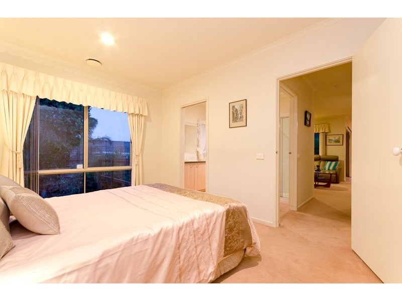 3/6 Portrush Grove, Mornington VIC 3931