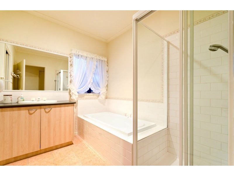 3/6 Portrush Grove, Mornington VIC 3931