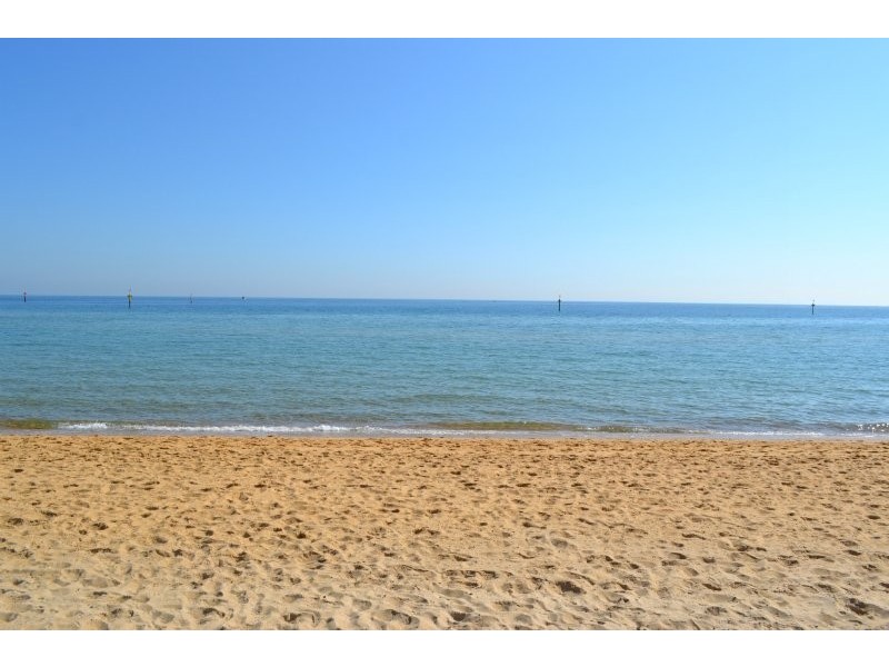 Bathing Box 77, Fishermans Beach, Mornington VIC 3931