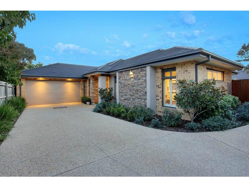 2/18A Green Island Avenue, Mount Martha VIC 3934