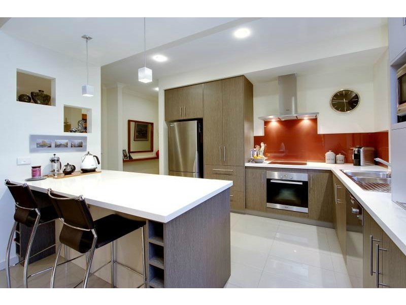 2/18A Green Island Avenue, Mount Martha VIC 3934