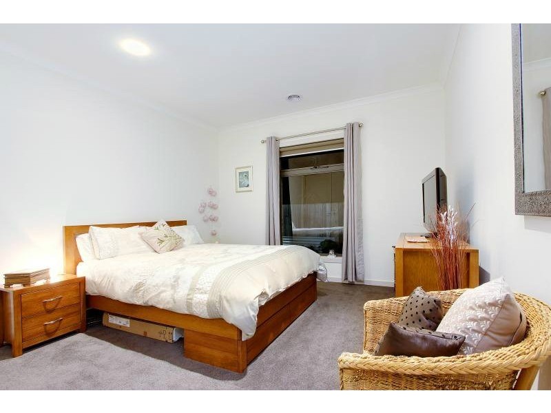 2/18A Green Island Avenue, Mount Martha VIC 3934