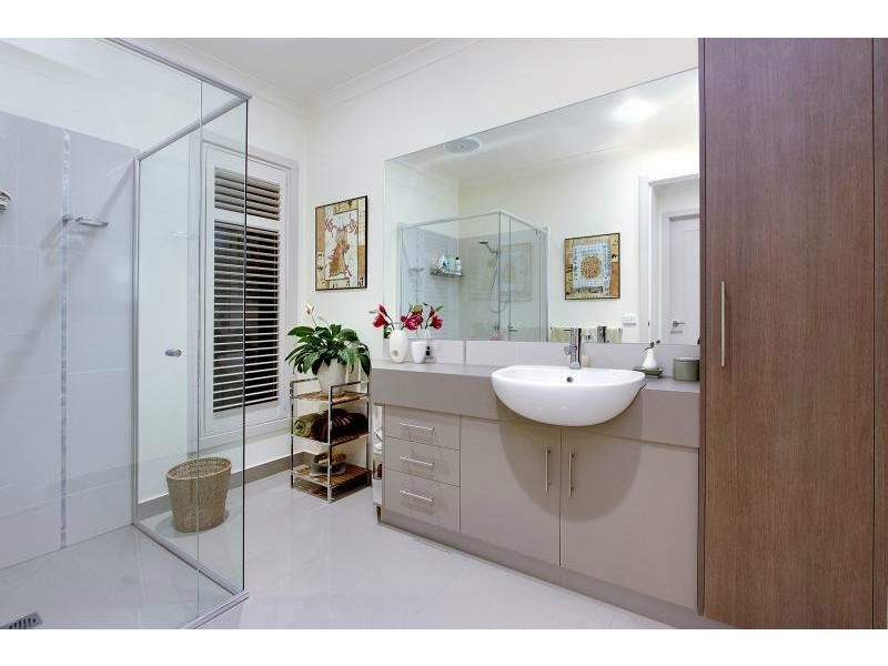 2/18A Green Island Avenue, Mount Martha VIC 3934