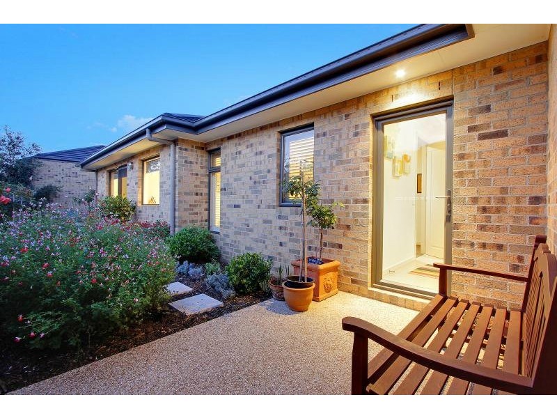 2/18A Green Island Avenue, Mount Martha VIC 3934