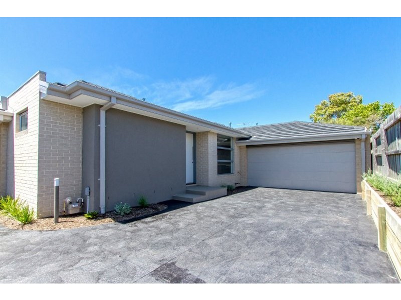 2/26 Macdonald Grove, Mornington VIC 3931