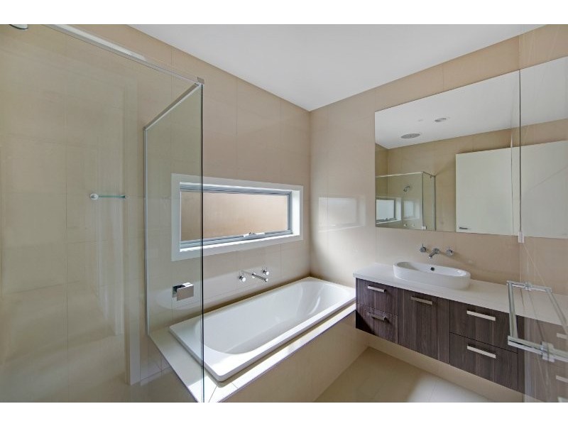 2/26 Macdonald Grove, Mornington VIC 3931