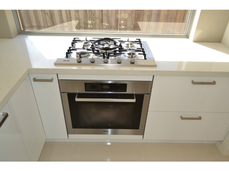 2/26 Macdonald Grove, Mornington VIC 3931