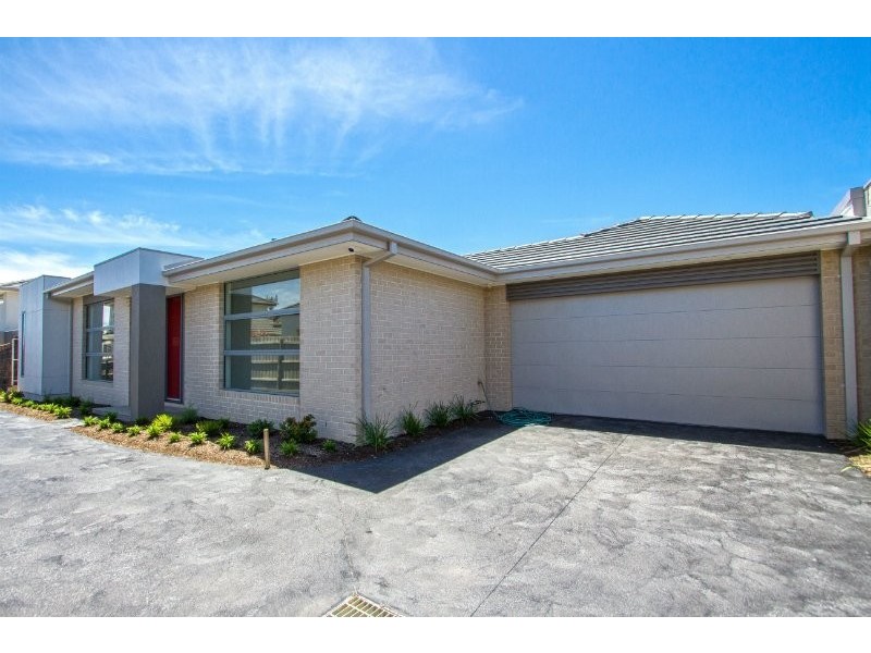 2/26 Macdonald Grove, Mornington VIC 3931