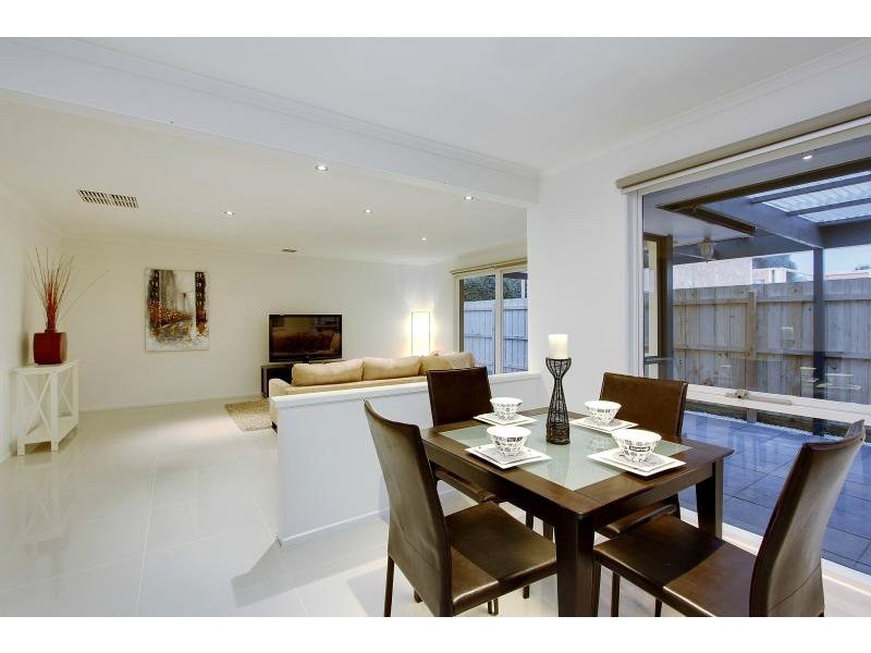 14 Parkside Crescent, Mornington VIC 3931