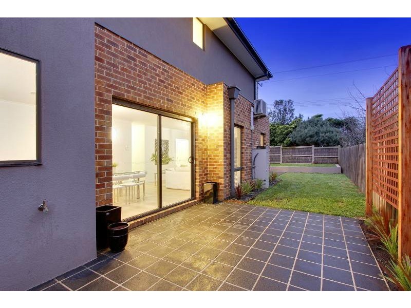 10/60 Green Island Avenue, Mount Martha VIC 3934