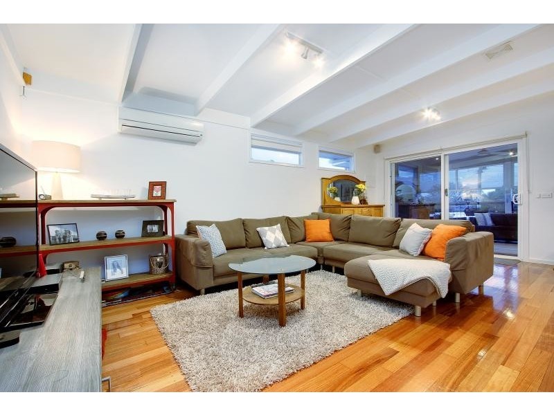 18 Brent Street, Mornington VIC 3931