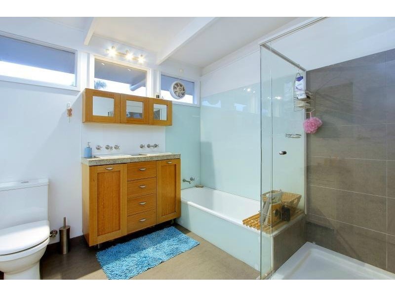 18 Brent Street, Mornington VIC 3931