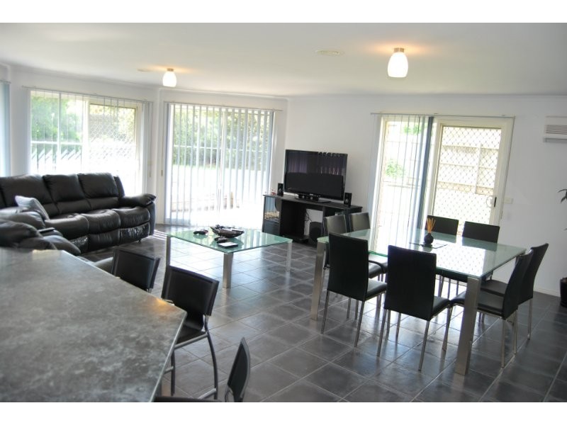 9 Moonrise Place, Mornington VIC 3931