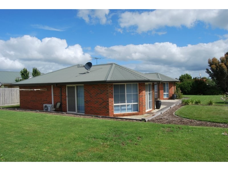 9 Moonrise Place, Mornington VIC 3931