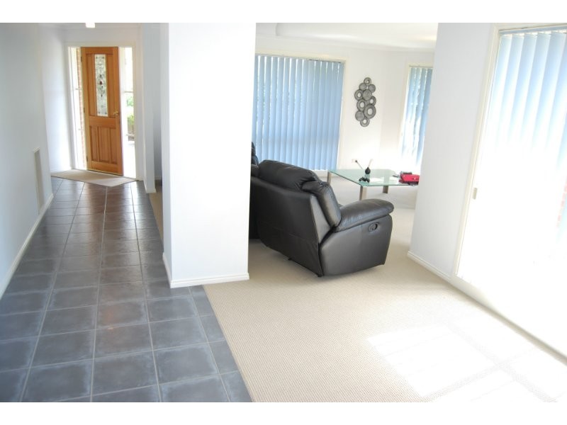 9 Moonrise Place, Mornington VIC 3931