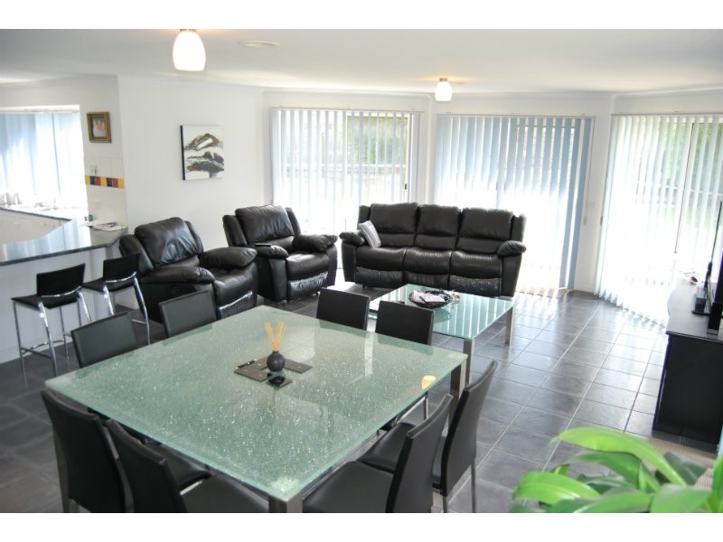 9 Moonrise Place, Mornington VIC 3931