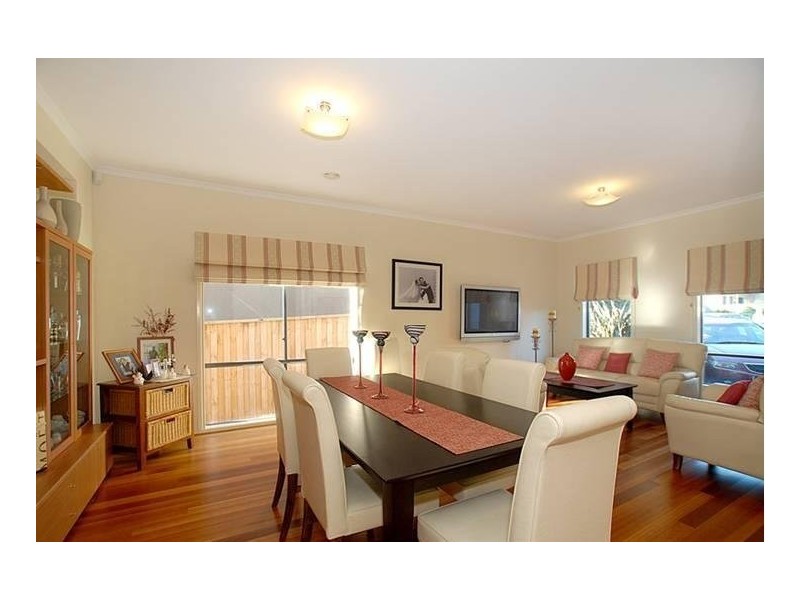 16 Glendenning Rise, Mornington VIC 3931