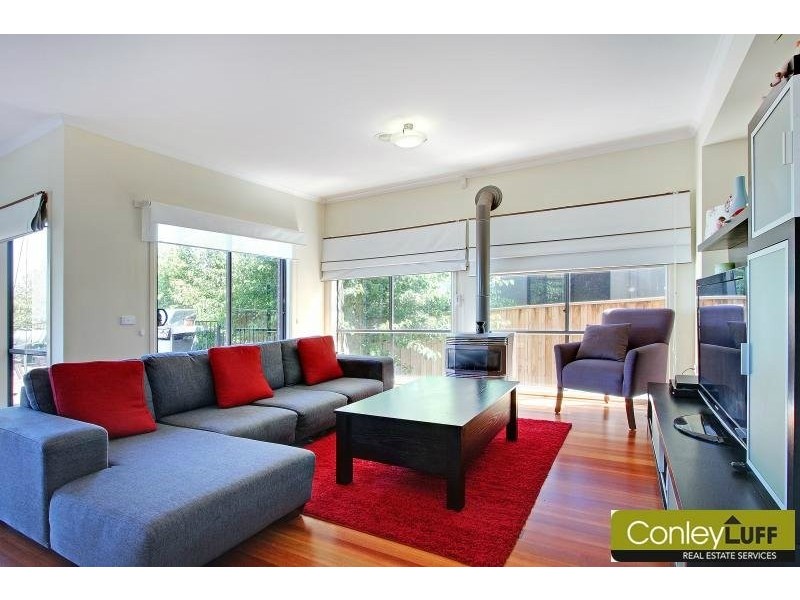 16 Glendenning Rise, Mornington VIC 3931