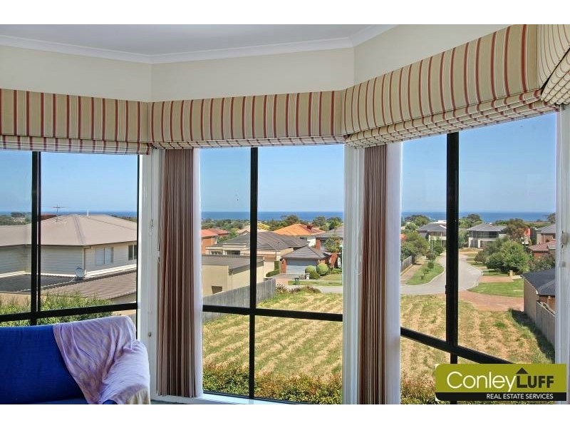 16 Glendenning Rise, Mornington VIC 3931