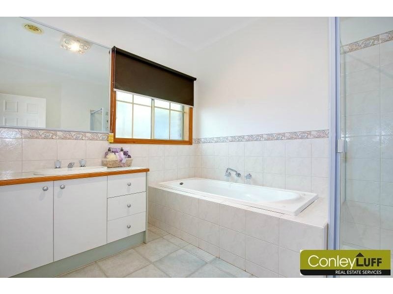20 Moorhead Ave, Mornington VIC 3931