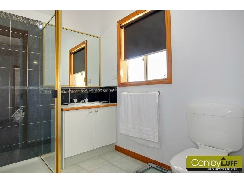 20 Moorhead Ave, Mornington VIC 3931