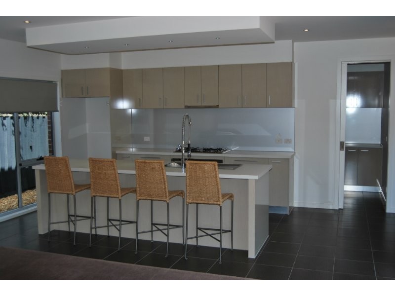 14b Snowgum Walk, Mornington VIC 3931