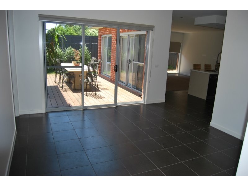 14b Snowgum Walk, Mornington VIC 3931