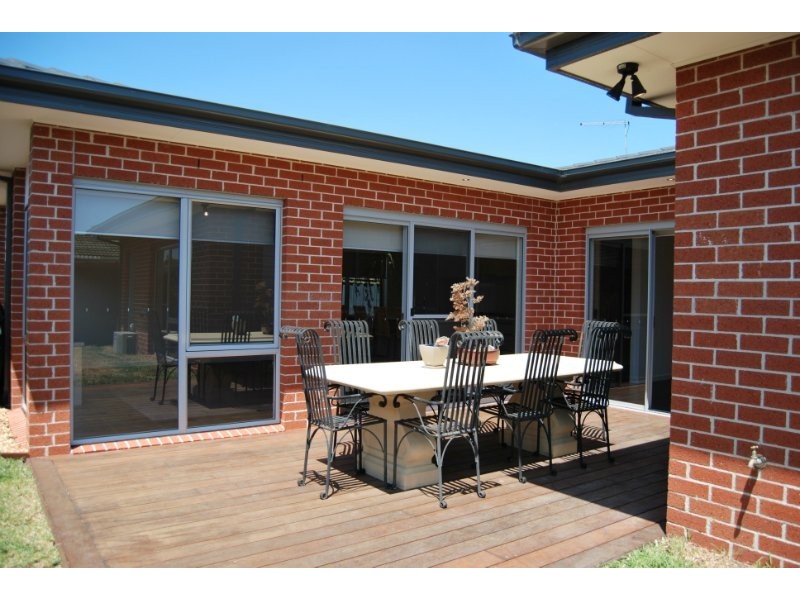 14b Snowgum Walk, Mornington VIC 3931
