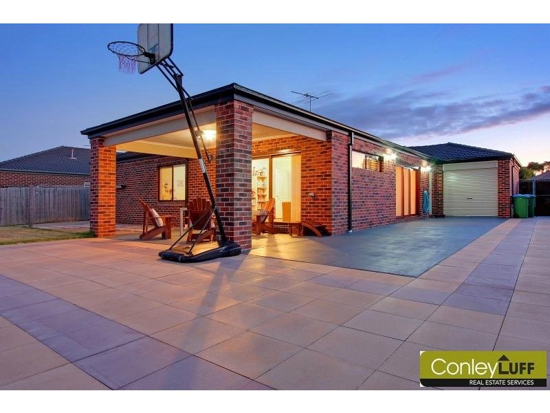 14 Antony Dr, Mornington VIC 3931