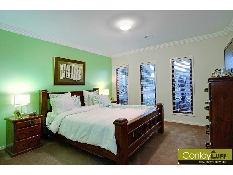 14 Antony Dr, Mornington VIC 3931