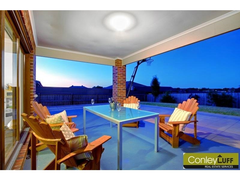 14 Antony Dr, Mornington VIC 3931