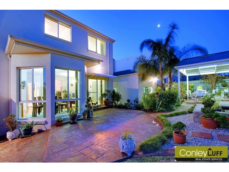 2 Coney Hurst Cres, Mornington VIC 3931