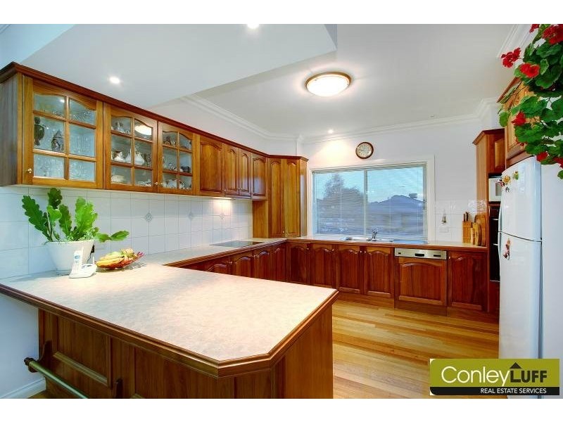 2 Coney Hurst Cres, Mornington VIC 3931