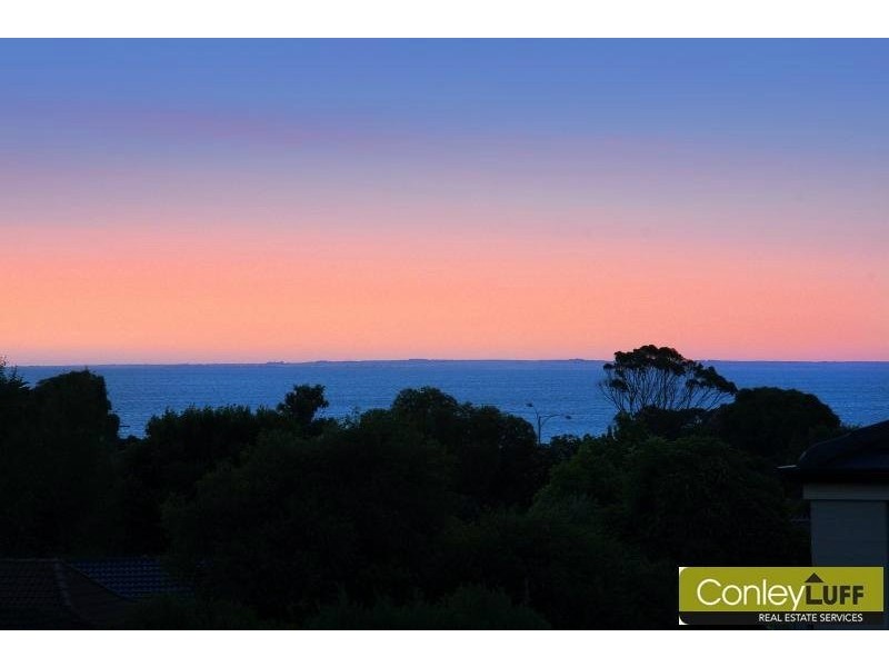 2 Coney Hurst Cres, Mornington VIC 3931