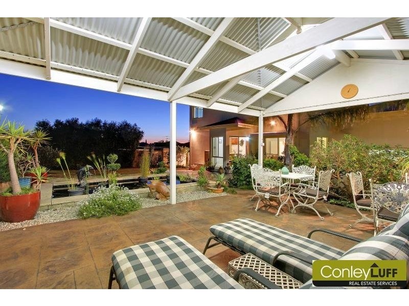 2 Coney Hurst Cres, Mornington VIC 3931