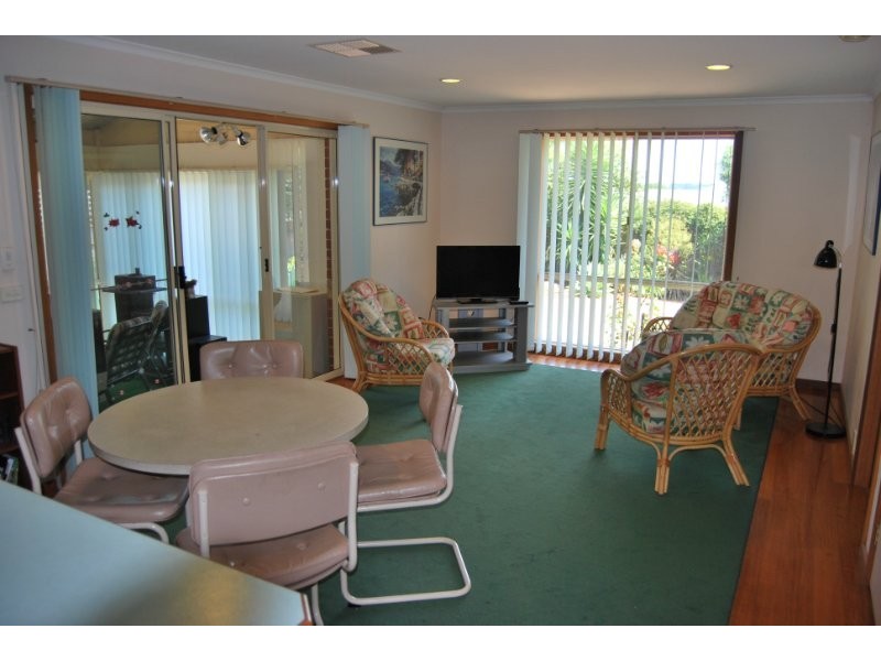 30 Parkside Cres, Mornington VIC 3931