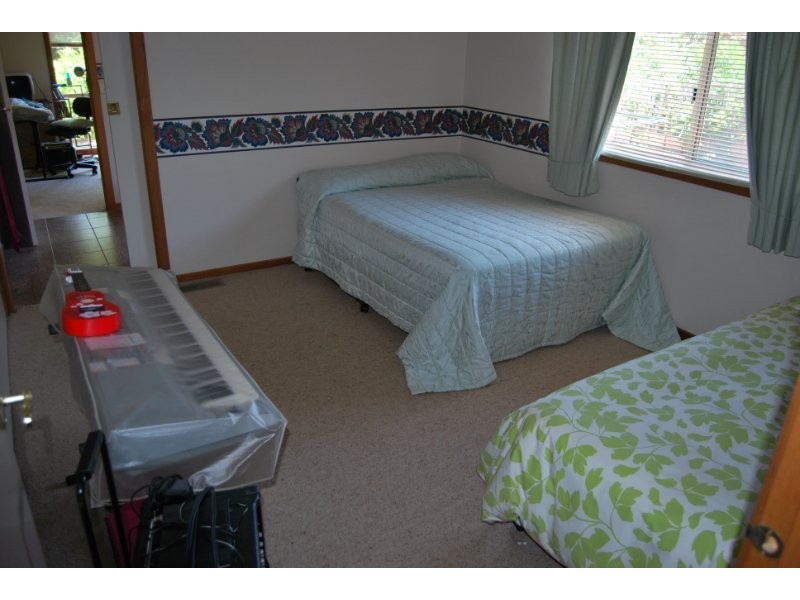 30 Parkside Cres, Mornington VIC 3931