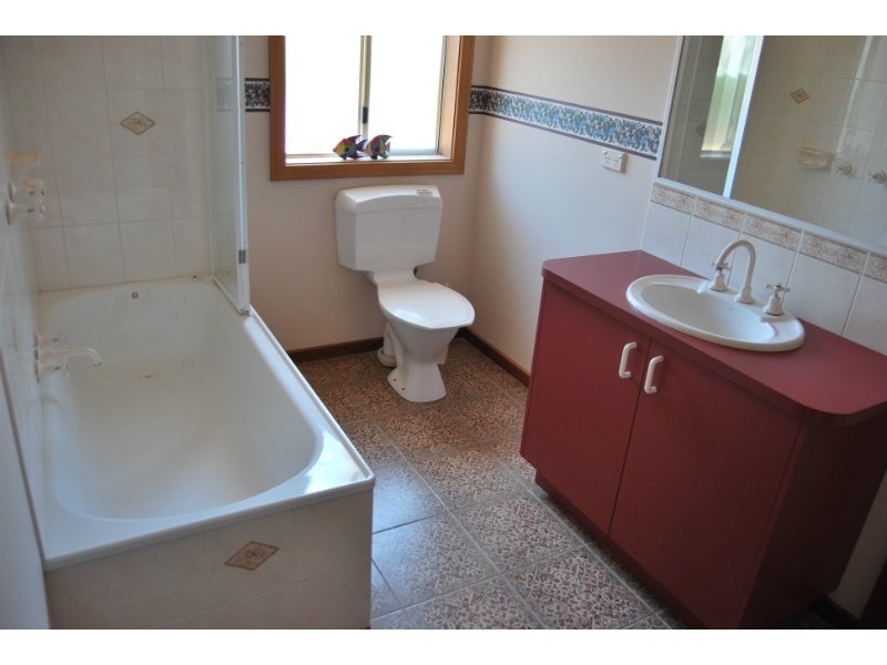 30 Parkside Cres, Mornington VIC 3931