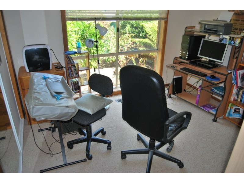 30 Parkside Cres, Mornington VIC 3931