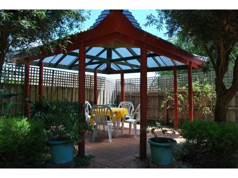 30 Parkside Cres, Mornington VIC 3931