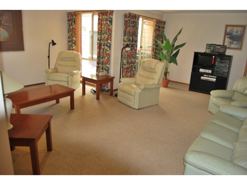 30 Parkside Cres, Mornington VIC 3931