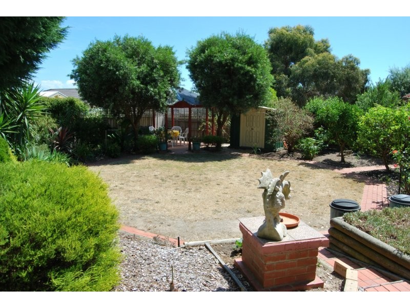 30 Parkside Cres, Mornington VIC 3931