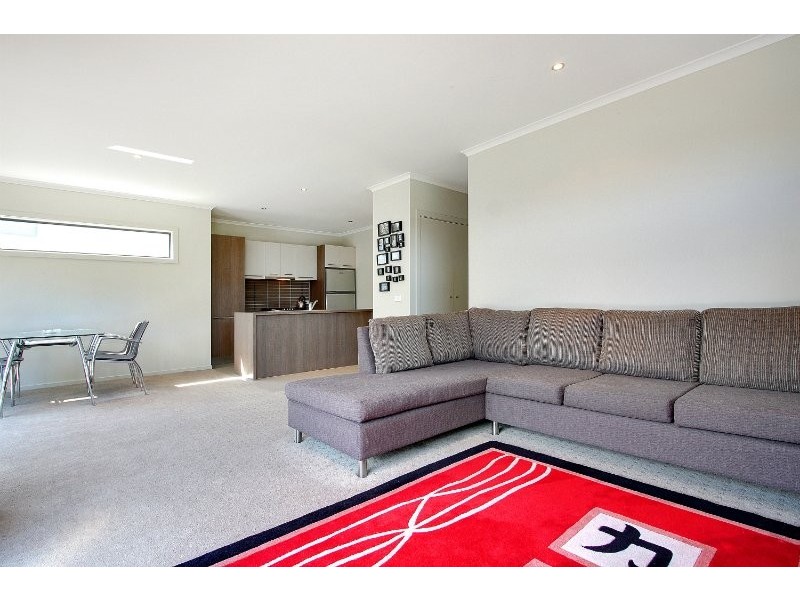 2/21 Kooyonga Gve, Mornington VIC 3931