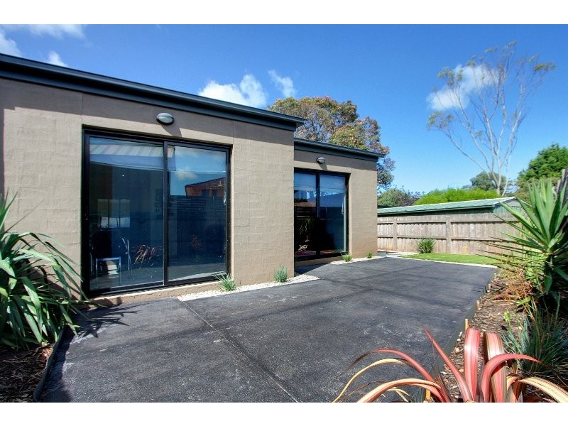 2/21 Kooyonga Gve, Mornington VIC 3931